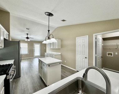1609 Colorado Bend Dr - Photo Thumbnail 13