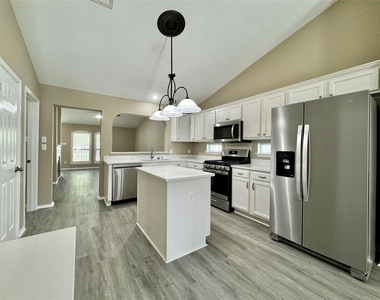1609 Colorado Bend Dr - Photo Thumbnail 16