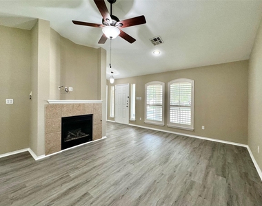 1609 Colorado Bend Dr - Photo Thumbnail 3