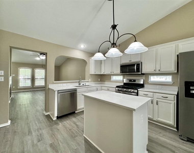 1609 Colorado Bend Dr - Photo Thumbnail 4