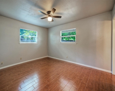 405 E Grady Dr - Photo Thumbnail 14