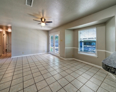 405 E Grady Dr - Photo Thumbnail 3