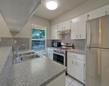 405 E Grady Dr - Photo Thumbnail 8