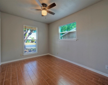 405 E Grady Dr - Photo Thumbnail 11