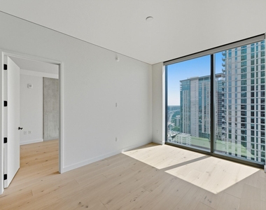 610 Davis St - Photo Thumbnail 8