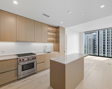 610 Davis St - Photo Thumbnail 1