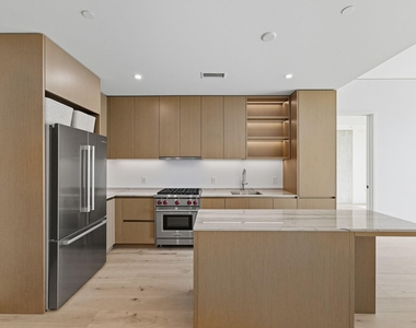 610 Davis St - Photo Thumbnail 2