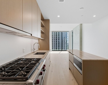 610 Davis St - Photo Thumbnail 5