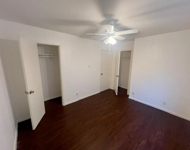 9901 Roxanna Dr - Photo Thumbnail 17