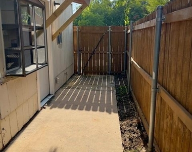 9901 Roxanna Dr - Photo Thumbnail 14
