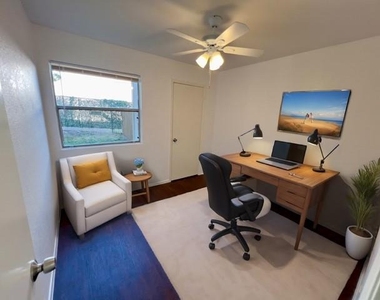 9901 Roxanna Dr - Photo Thumbnail 5