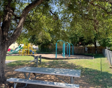 9901 Roxanna Dr - Photo Thumbnail 10