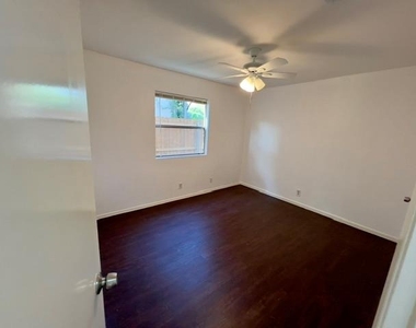 9901 Roxanna Dr - Photo Thumbnail 16