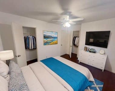 9901 Roxanna Dr - Photo Thumbnail 3