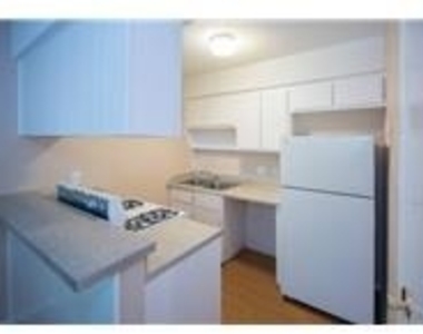 400 W 34th St - Photo Thumbnail 7