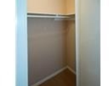 400 W 34th St - Photo Thumbnail 9