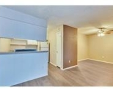 400 W 34th St - Photo Thumbnail 2