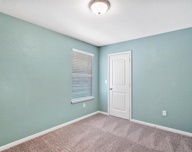 1425 Fairhaven Gtwy - Photo Thumbnail 12