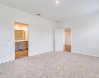 264 Denali Dr - Photo Thumbnail 7
