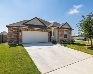 145 Blue Blaze Trl - Photo Thumbnail 1