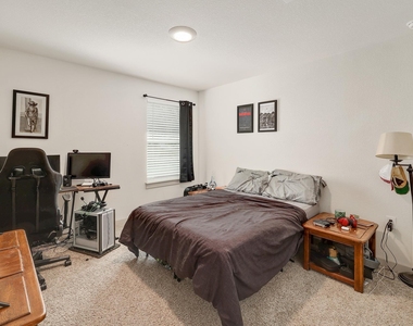 14008 Zuhause Dr - Photo Thumbnail 23