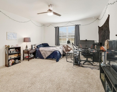 14008 Zuhause Dr - Photo Thumbnail 16