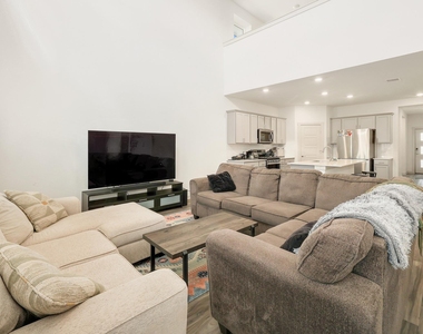14008 Zuhause Dr - Photo Thumbnail 2