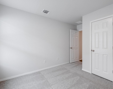148 Mcnamara Ct - Photo Thumbnail 16