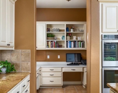 828 Hidden Glen Dr - Photo Thumbnail 4