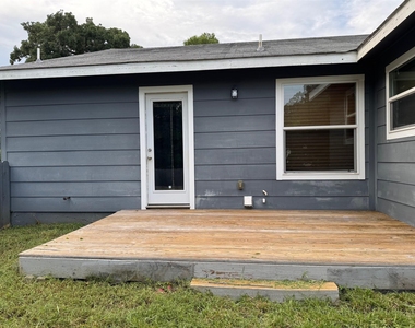 142 A Voss Pkwy - Photo Thumbnail 1