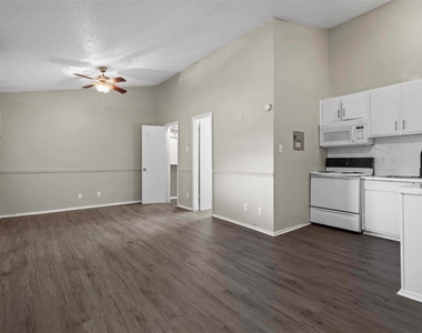 1302 Parker Lane Ln - Photo Thumbnail 5