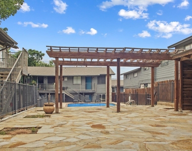 1302 Parker Lane Ln - Photo Thumbnail 1