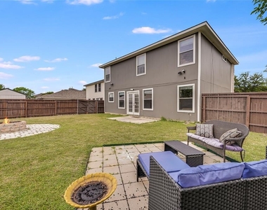 676 Goldenrod St - Photo Thumbnail 18