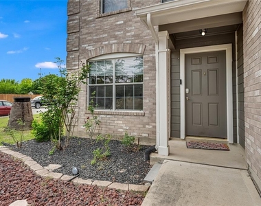 676 Goldenrod St - Photo Thumbnail 1