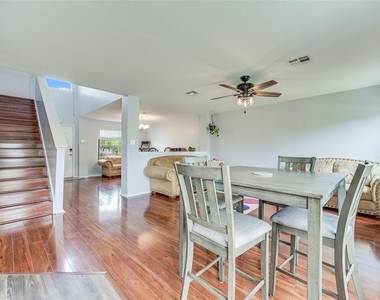 676 Goldenrod St - Photo Thumbnail 5