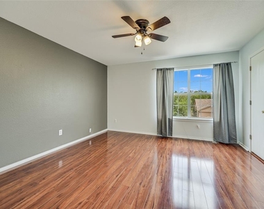 676 Goldenrod St - Photo Thumbnail 9