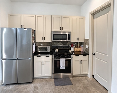 2316 Thornton Rd - Photo Thumbnail 6