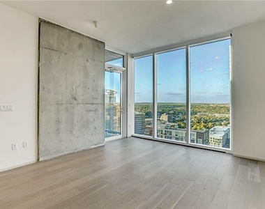 301 West Ave - Photo Thumbnail 6