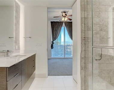 301 West Ave - Photo Thumbnail 11