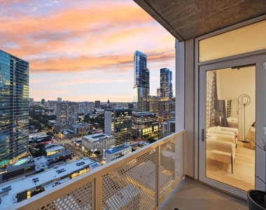 301 West Ave - Photo Thumbnail 5