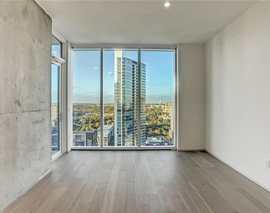 301 West Ave - Photo Thumbnail 4