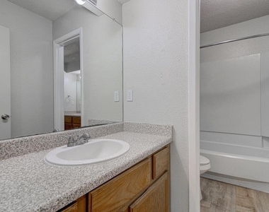 9624 Sugar Hill Dr - Photo Thumbnail 8