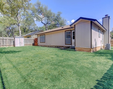 9624 Sugar Hill Dr - Photo Thumbnail 18