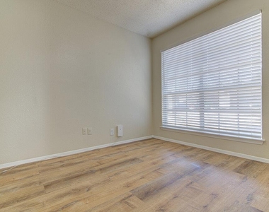 9624 Sugar Hill Dr - Photo Thumbnail 9