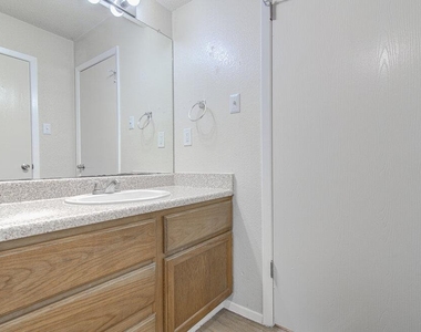 9624 Sugar Hill Dr - Photo Thumbnail 14