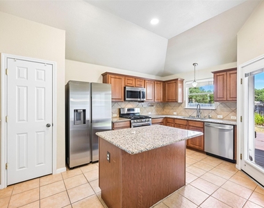 110 Newport Landing Pl - Photo Thumbnail 4