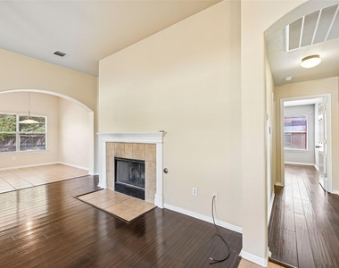 110 Newport Landing Pl - Photo Thumbnail 9