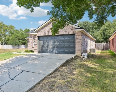 110 Newport Landing Pl - Photo Thumbnail 6