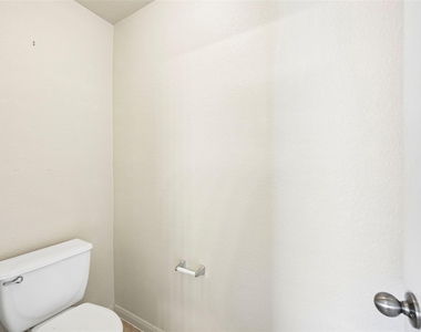 110 Newport Landing Pl - Photo Thumbnail 26