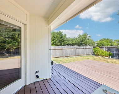 110 Newport Landing Pl - Photo Thumbnail 3